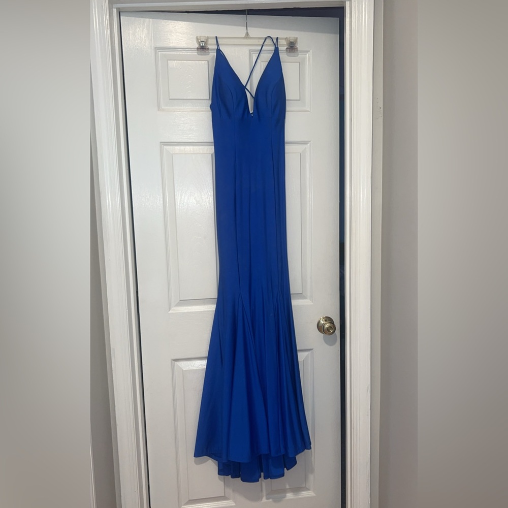Elegant Royal Blue Strapless Evening Gown